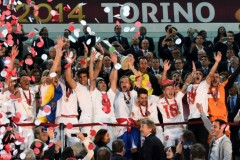 周末足球盛宴：皇马连胜，切尔西逆转，利物浦阵容深度展现