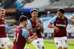 欧洲赛事经典战回顾：切尔西少人应战逆袭，利物浦逆境逆转取胜